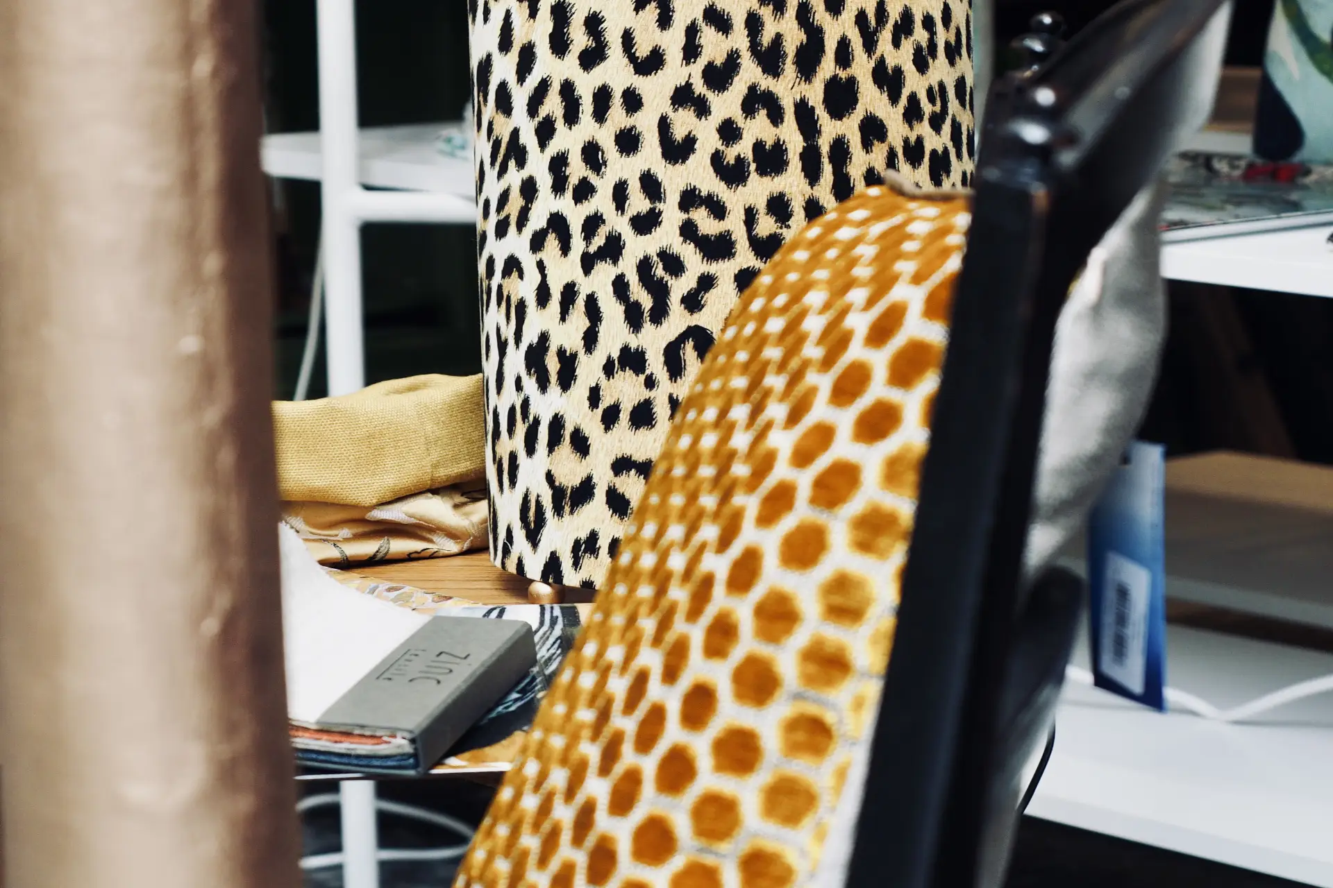 Tissus, peintures, papiers-peint Angoulême.